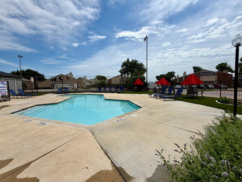 Creekbend Condo Ph 01-06 - Residential