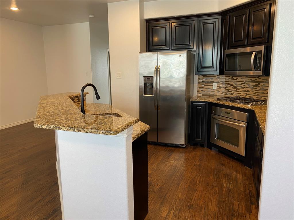 Town Homes At Legacy Town Center Ph Four The - Residential Lease
