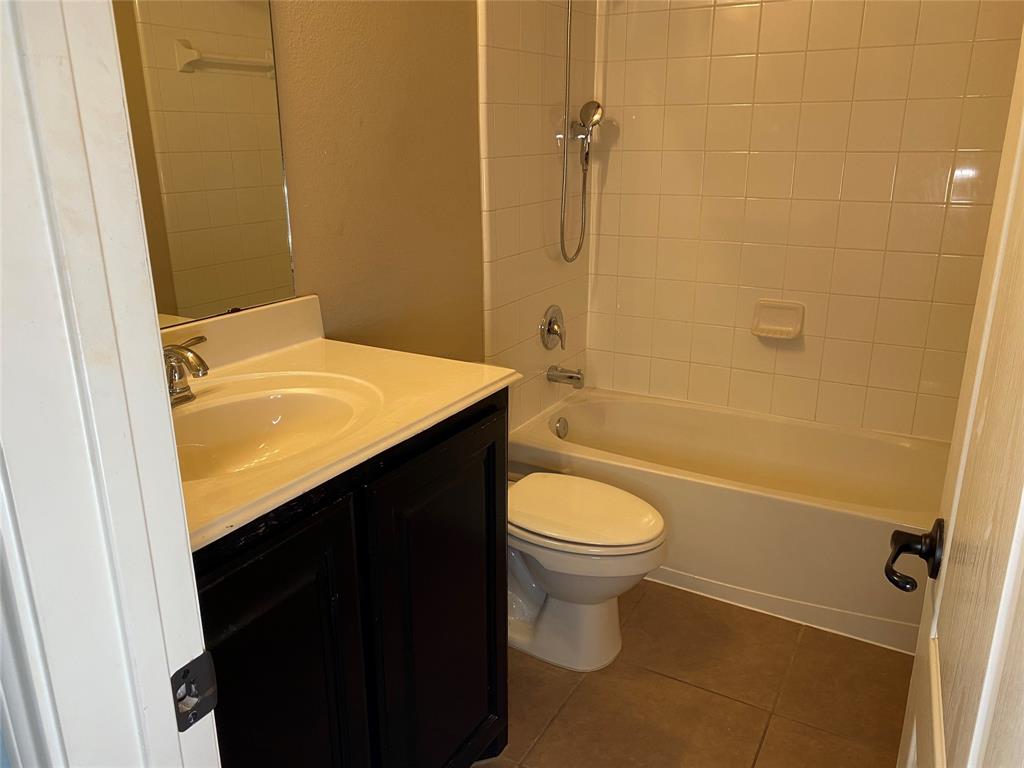 Town Homes At Legacy Town Center Ph Four The - Residential Lease