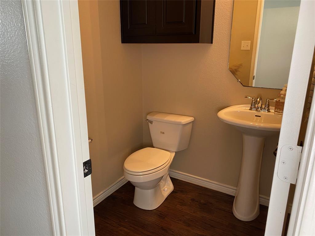 Town Homes At Legacy Town Center Ph Four The - Residential Lease