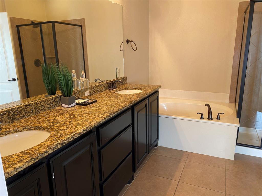 Town Homes At Legacy Town Center Ph Four The - Residential Lease