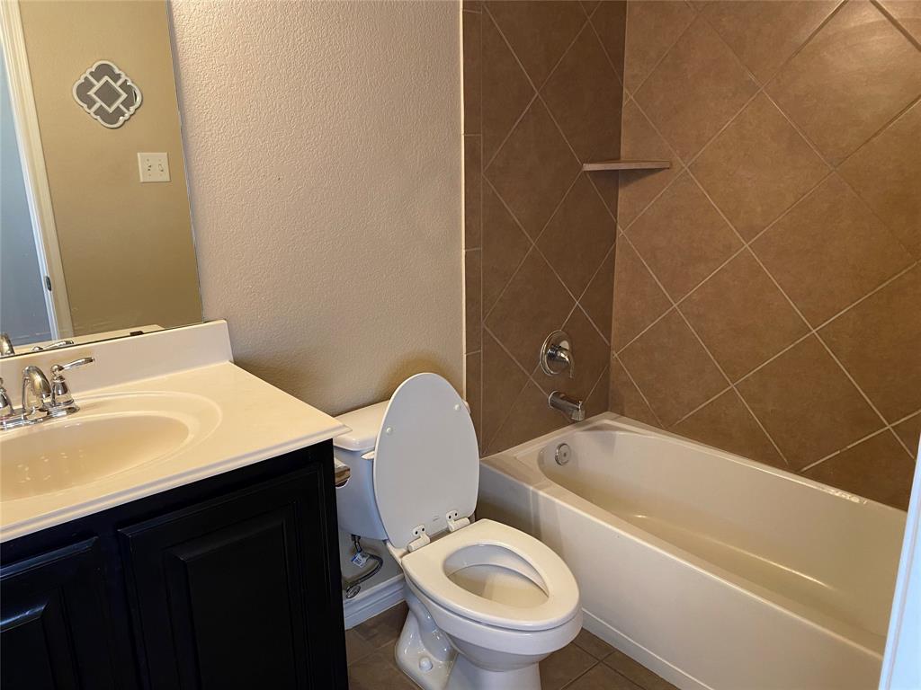Town Homes At Legacy Town Center Ph Four The - Residential Lease