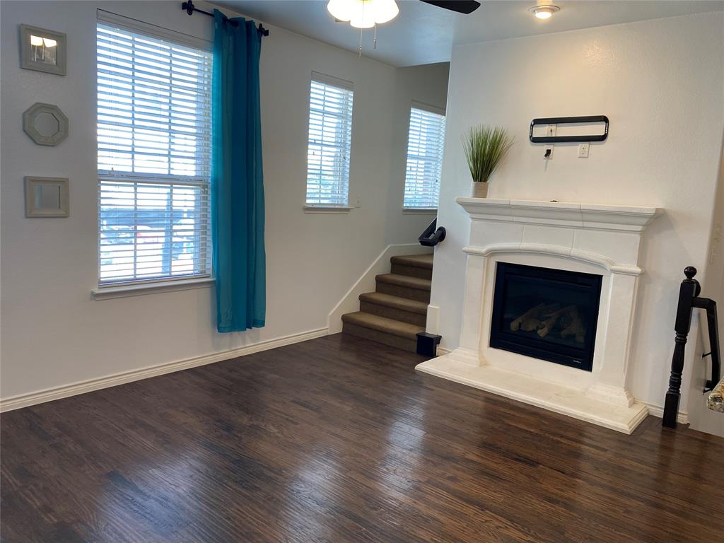 Town Homes At Legacy Town Center Ph Four The - Residential Lease