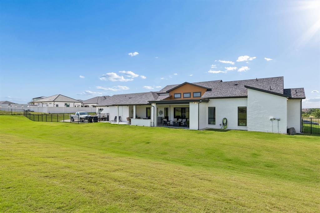 Bella Flora - Residential