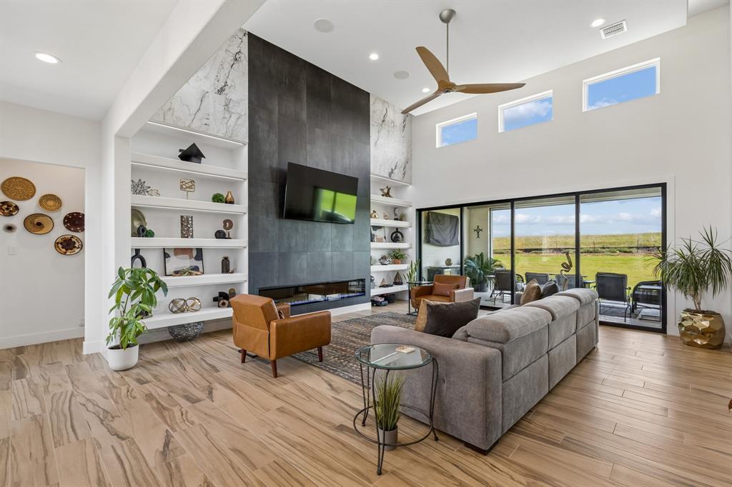 Bella Flora - Residential