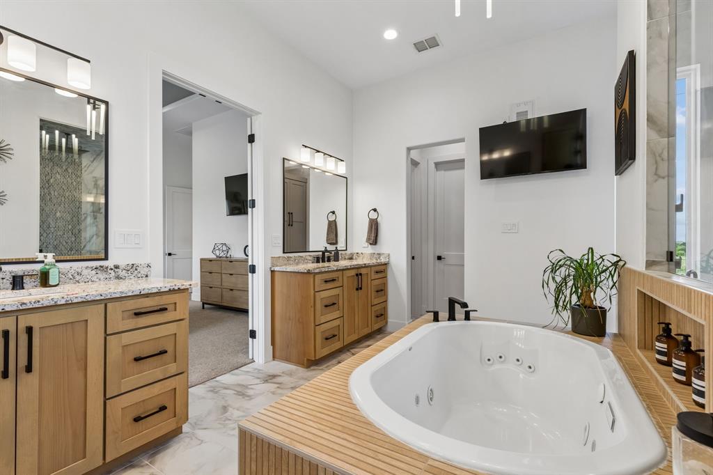 Bella Flora - Residential