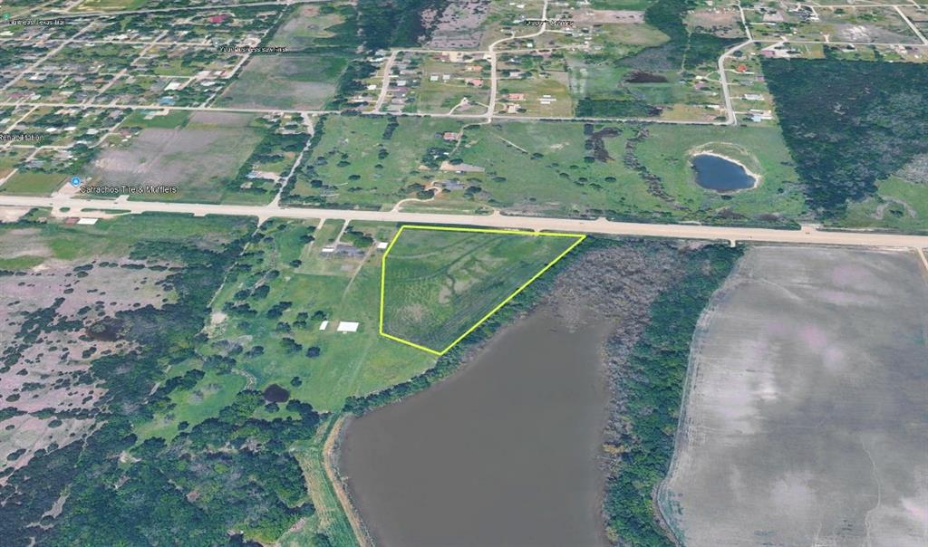 U.S Hwy 380 COMMERCIAL TRACT READY FOR DEVELOPMENT!! Located in the heart of the highly sought-after 380 Corridor. GREAT road frontage, approx. 680' along HWY 380 and excellent visibility from the busy highway. Less than two miles from the Farmersville Collin College Campus. Superb location for mixed-use such as Commercial, Office, Retail, Restaurants and even Entertainment. The majority of this tract is
located just outside of the City Limits. The entire tract has an AG Exemption! Bring all of your investment ideas & development plans to this tract!