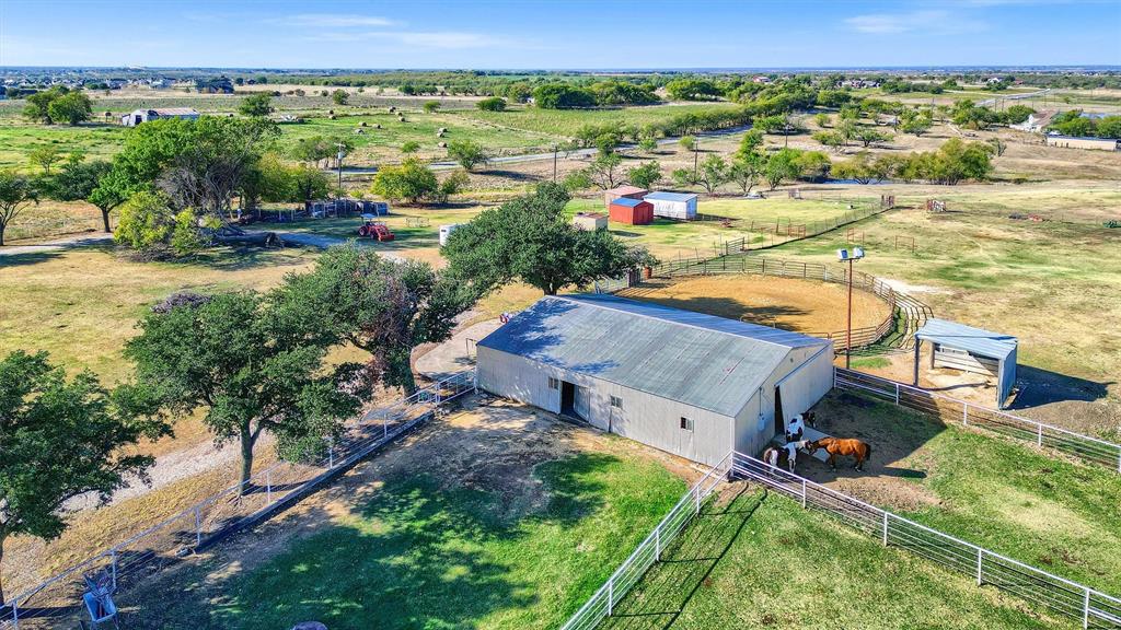 This 8.7-acre tract, located just north of Downtown Celina, presents an exceptional opportunity for development in a rapidly expanding area. The property is situated in close proximity to a 130-acre residential development directly across the street, ensuring a growing demand for both commercial and residential spaces. Nearby, newly opened elementary and middle schools further enhance the appeal for families and residents.
The land lies along Louisiana Drive, just north of the future O'Brien Parkway intersection, providing excellent access to major roads and significant potential for future growth. This location offers versatile options for developers, with the potential for both commercial or residential use, making it an ideal investment in a growing community.
Additionally, there are two more 5-acre tracts available to the north of this property, offering even more opportunities for expansion. Whether for commercial retail, residential development, or a mix of both, this tract provides a solid foundation for future growth in Celina.