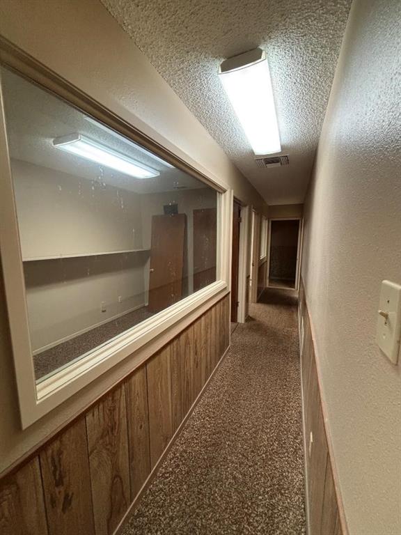 COLLEGE - Commercial Sale