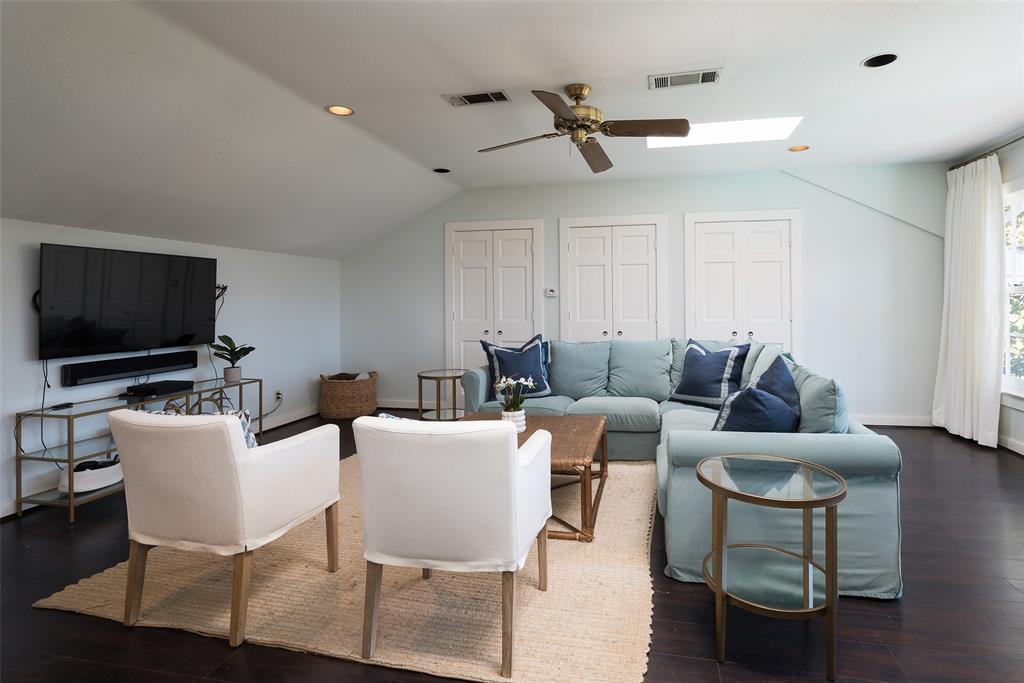 DR F J HALLS SUBD - Residential