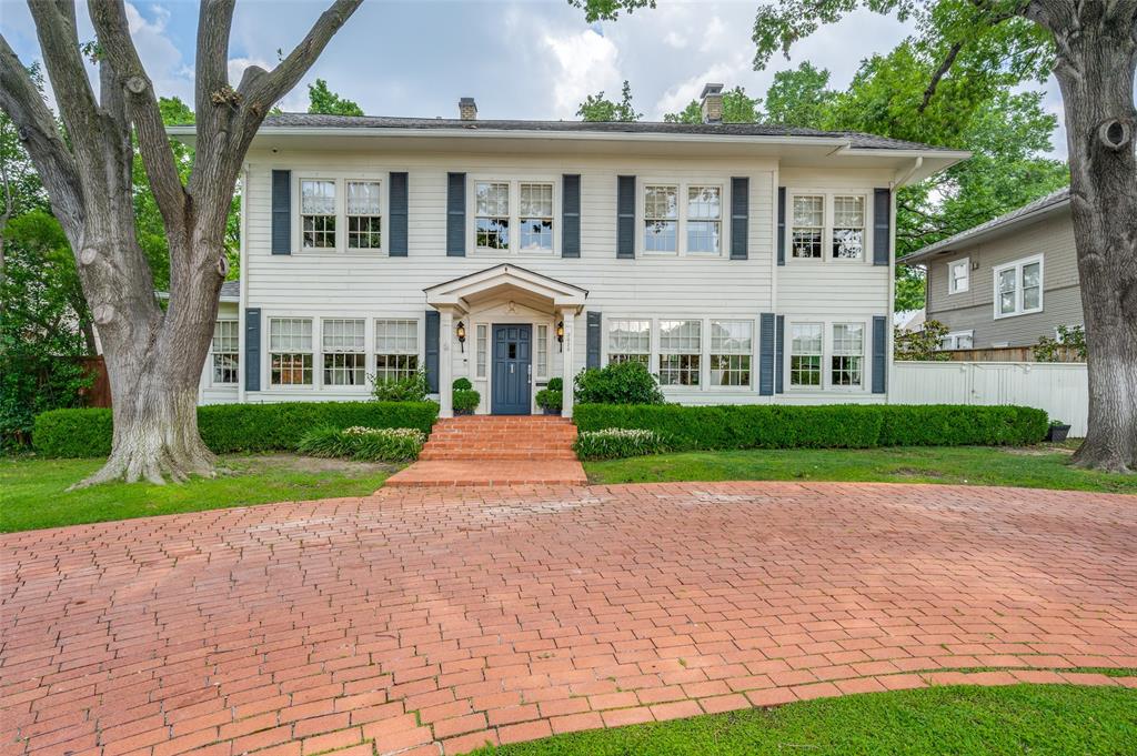 DR F J HALLS SUBD - Residential