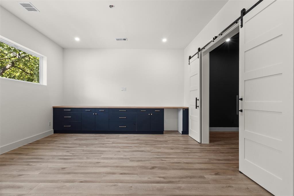 Mount Auburn - Residential