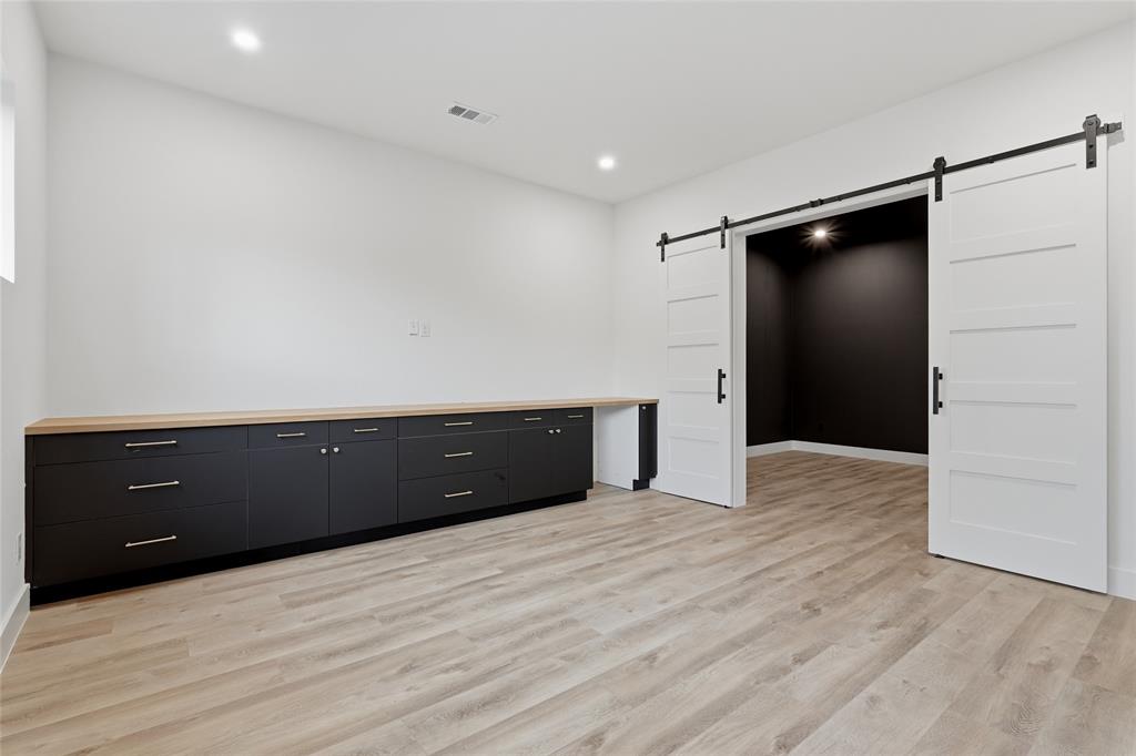 Mount Auburn - Residential