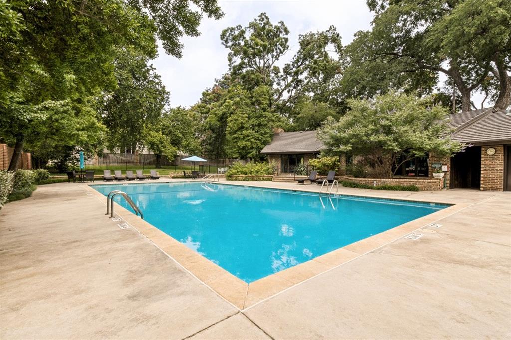 Hillcrest Villa Condo - Residential