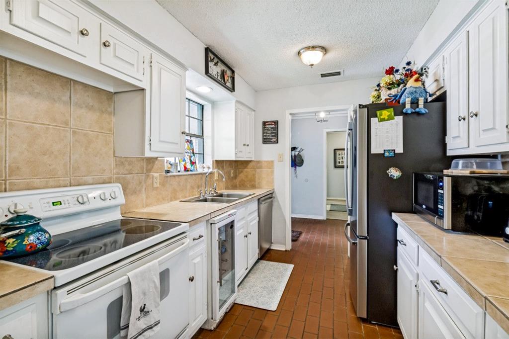 Hillcrest Villa Condo - Residential