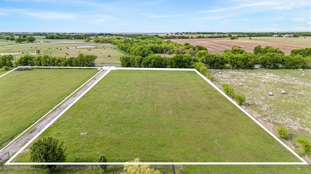 Great opportunity to own a beautiful 1.9 acre lot just outside of Slidell, TX. Ideal location with an easy 15-minute commute to I-35 and only 6 minutes to Slidell ISD. Water and electric available, making it simple to start building right away. Bring your own builder and create the home you’ve been dreaming of while enjoying peaceful country living. Limited availability—only 2 lots available !