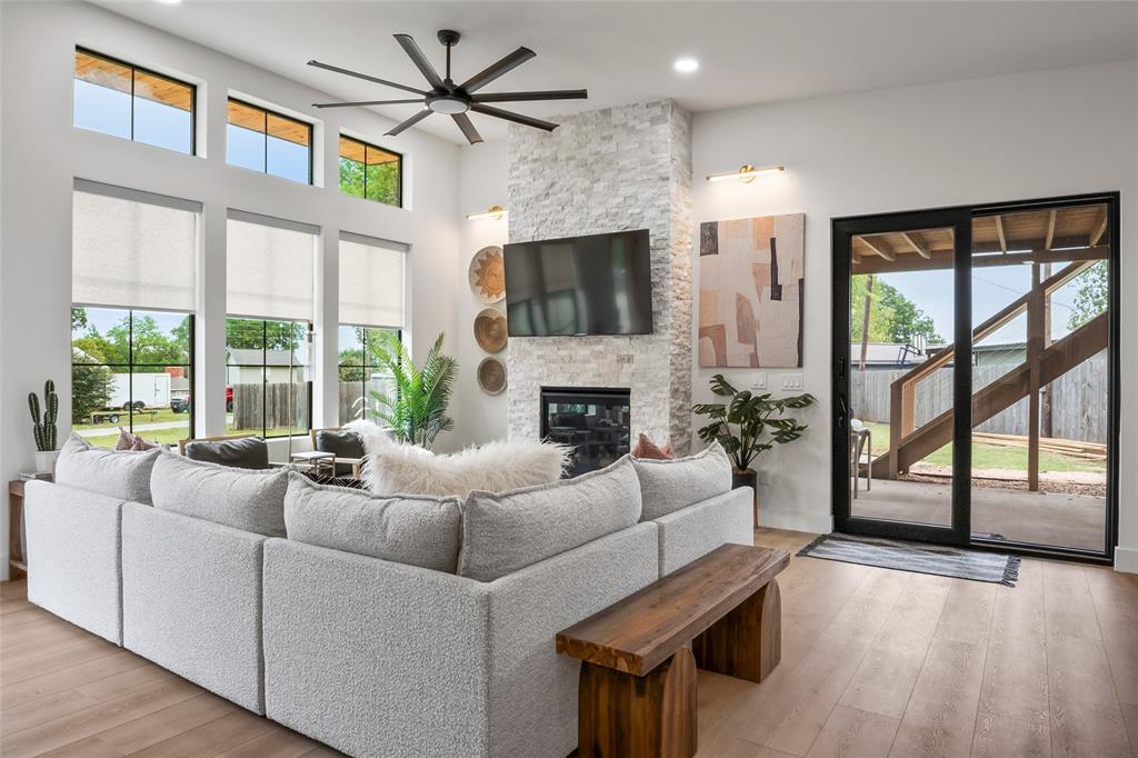 Moss Lake Estate - Residential
