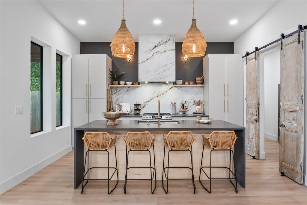 Moss Lake Estate - Residential