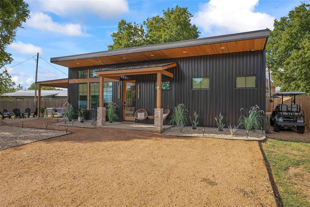 Moss Lake Estate - Residential