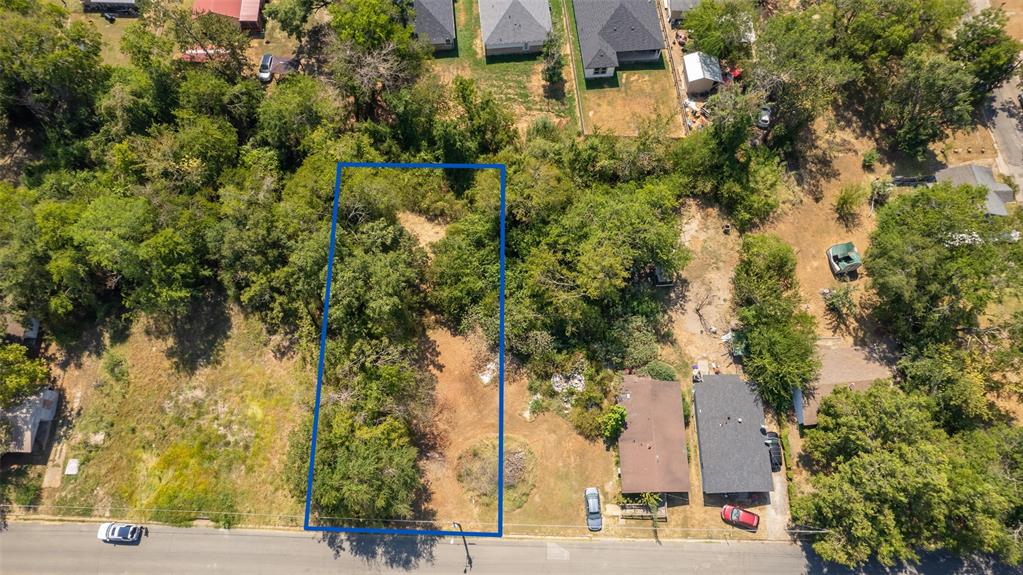 City lot with city utilities available.  Has Mature trees and would be a great place to build your dream home. Minutes from downtown and just down the road from Pacific Park.  Come check it out!