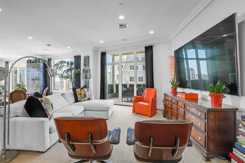Tower & Regency Row Residence Condo - Residential