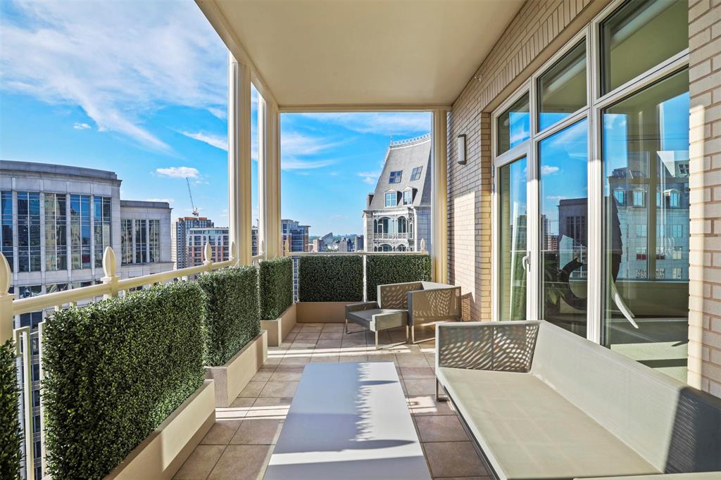 Tower & Regency Row Residence Condo - Residential