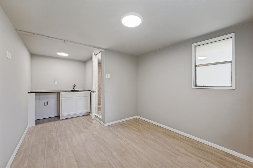 Valwood Park 04 - Residential