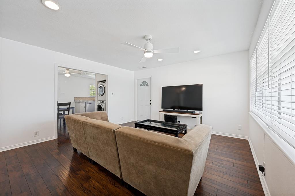 Valwood Park 04 - Residential