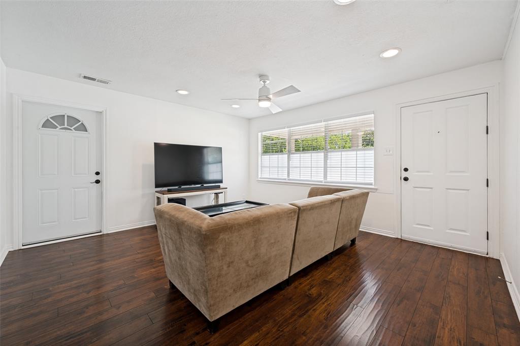 Valwood Park 04 - Residential