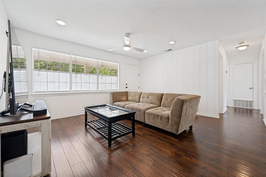Valwood Park 04 - Residential