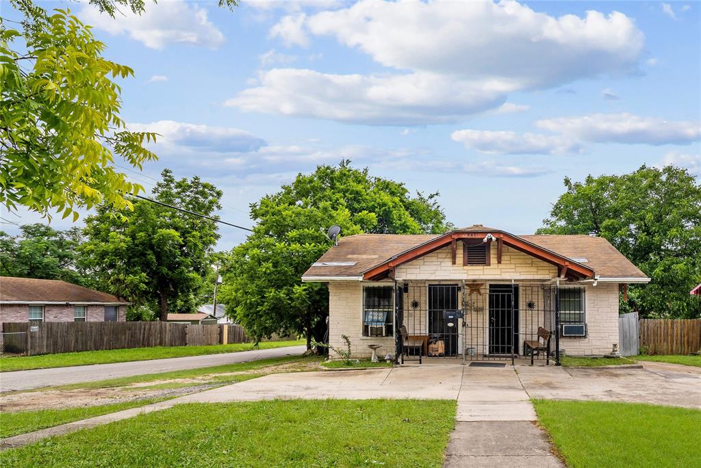 Unlock the potential at 2431 Britton Drive in Dallas! This property presents an outstanding opportunity for investors, renovators, or homeowners ready to create their dream home. Situated on a spacious lot in an established neighborhood, this home is ready for a fresh vision and modern updates.

Whether you're looking to renovate and resell, expand your investment portfolio, or customize a home to fit your personal style, the possibilities are endless. The existing layout provides a solid foundation for a complete transformation, allowing buyers to add value through cosmetic improvements, reconfiguration, or a full remodel.

Conveniently located near major highways, schools, shopping, dining, and downtown Dallas, this property combines affordability with excellent upside potential. Opportunities like this are becoming increasingly difficult to find—bring your contractor, your creativity, and your vision to see everything 2431 Britton Drive can become.

Don't miss your chance to secure this value-add property before it's gone!