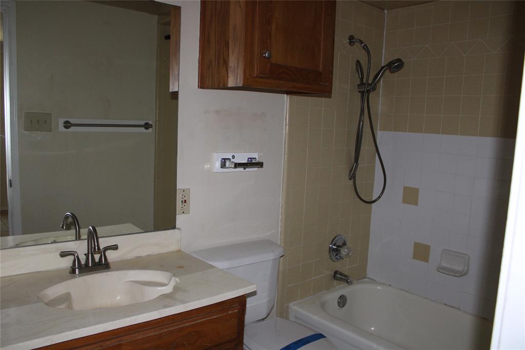 Crestmoor Park North - Residential Income