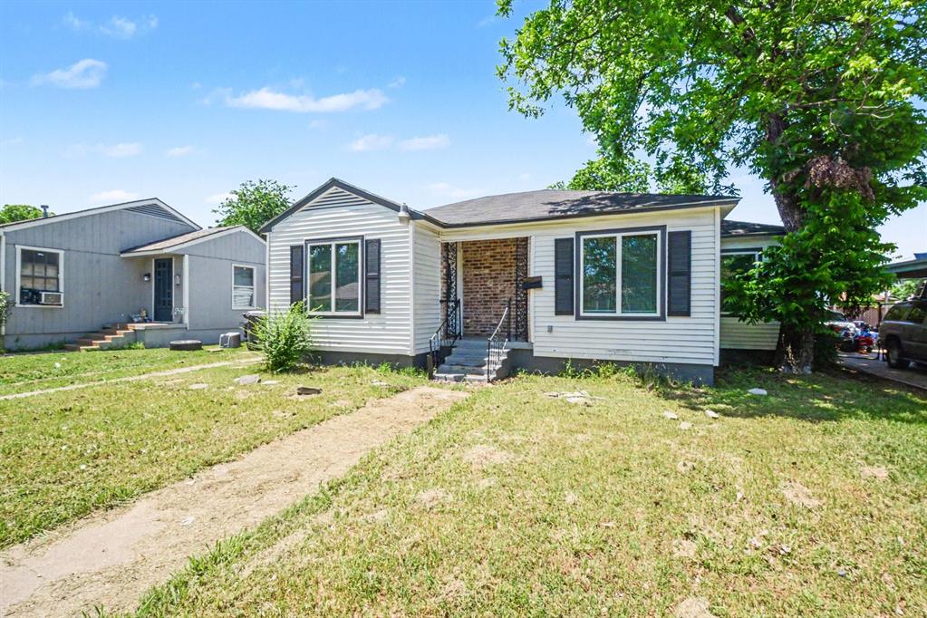 Great opportunity for first-time homebuyers and investors! This 3-bedroom, 1.5-bath home is conveniently located just 15 minutes from Downtown Dallas and offers spacious living areas filled with natural light. A versatile rear addition provides extra flex space for a second living area, office, or gym. Enjoy generously sized bedrooms, a functional kitchen with ample storage, and a private backyard with a patio perfect for relaxing or entertaining. Whether you're looking for your first home or your next investment property, this home offers excellent value and potential.