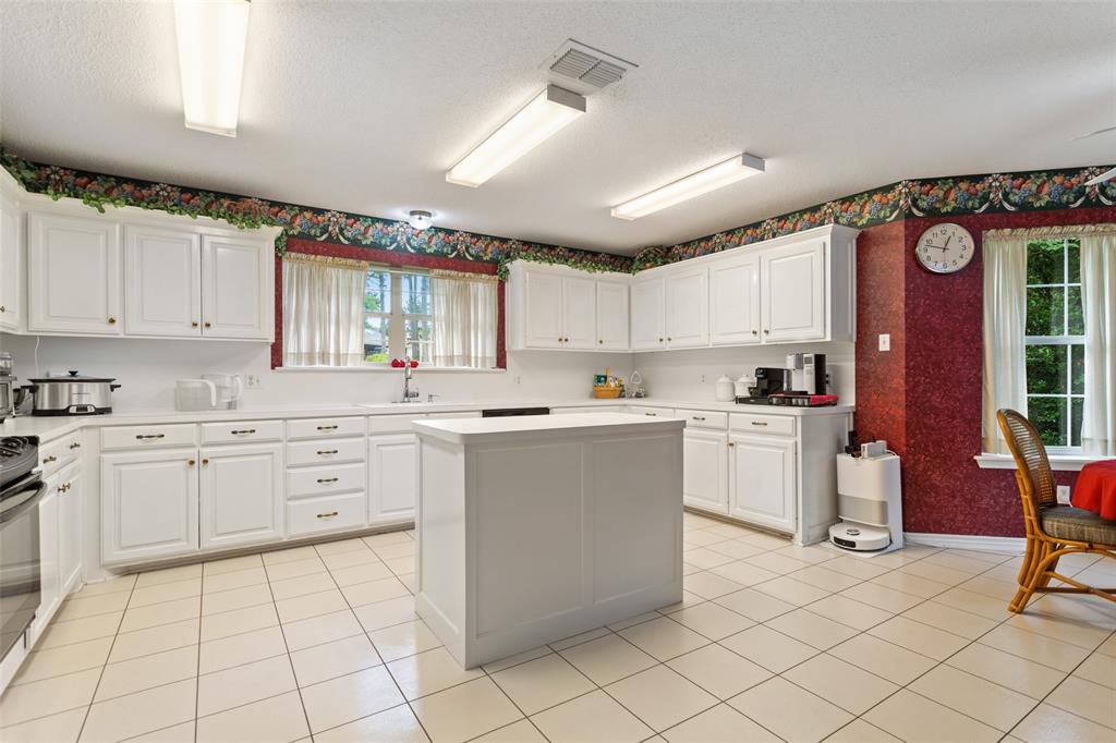 S136600 - HIDE A WAY LAKE - Residential