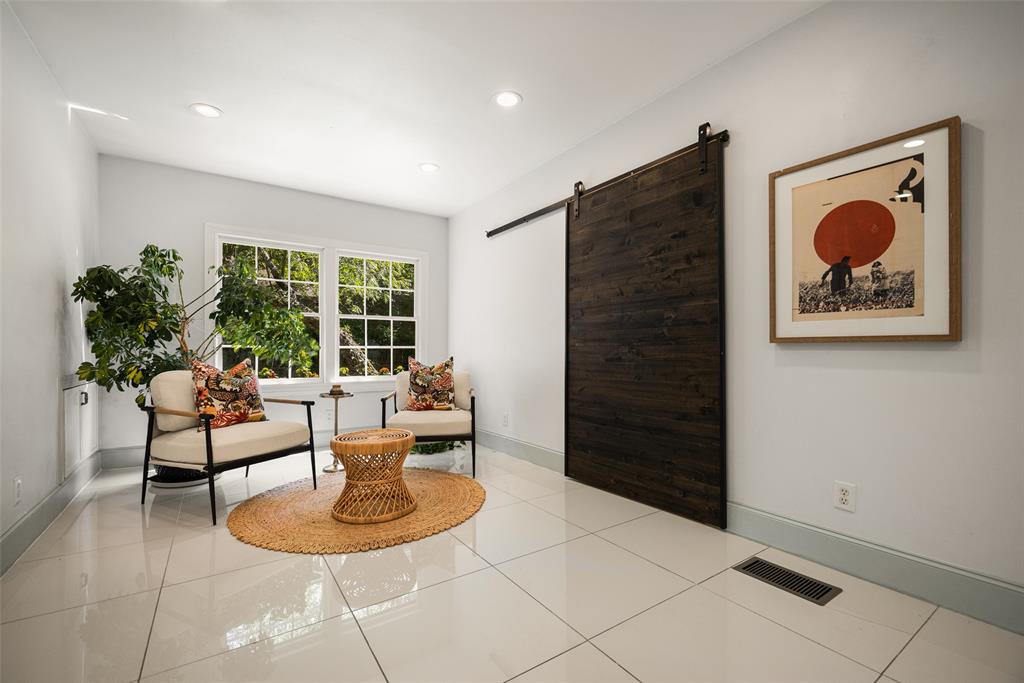 Hollywood Heights - Residential