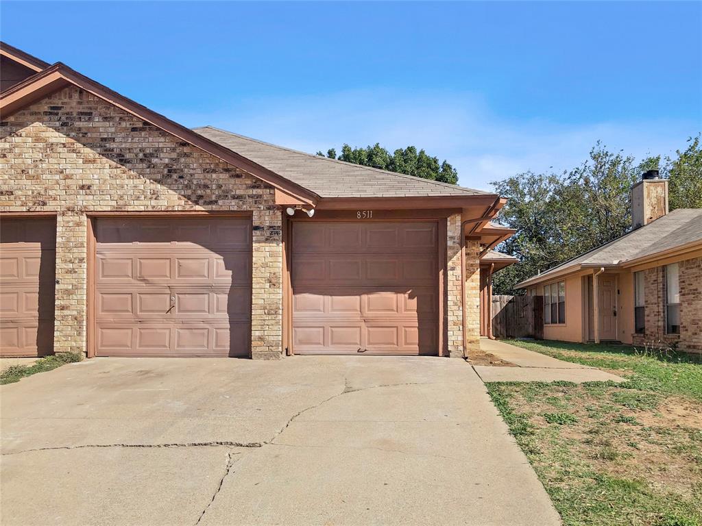 Cozy 3-Bedroom 2 Bathroom Duplex with attached 1.5 Garage Space, Fenced in backyard. This great property features a good size living room, galley style kitchen with space for dining. All 3 Bedrooms are a good size with plenty of closet space. Primary Bathrm has dual sinks, Tub & Shower combo & Hall Bathroom has single sink with Tub & Shower combo. Decorative Fireplace Only for Living Room & Primary Bedrm.

Fully Renovated Property with New Flooring Vinyl Wood through-out, Painting, New Kitchen & Bathrm Countertops & New Kitchen Appliances (electric stove-oven range, vent hood & dishwasher), updated ceiling fan light fixtures.

This property is just Blocks away from plenty of dining & retail places & just waiting for you 


 **** $350 off 1st month Rent with move in date of 12-29-23 ****


Standard lease term of 12 or 18 month lease term. Pets allowed, Small dog (25 pounds or less) Deposit $250 or Cat with required Pet Deposit $500, max 2 pets. 

Renters Insurance required: