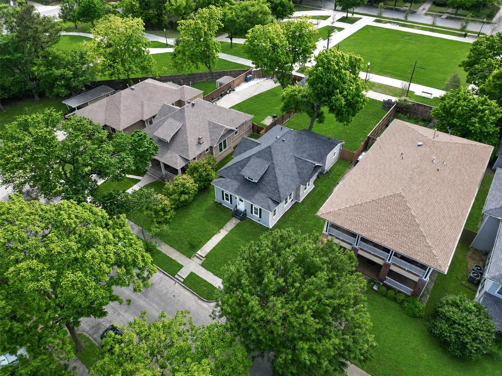 WINNETKA HEIGHTS - Residential