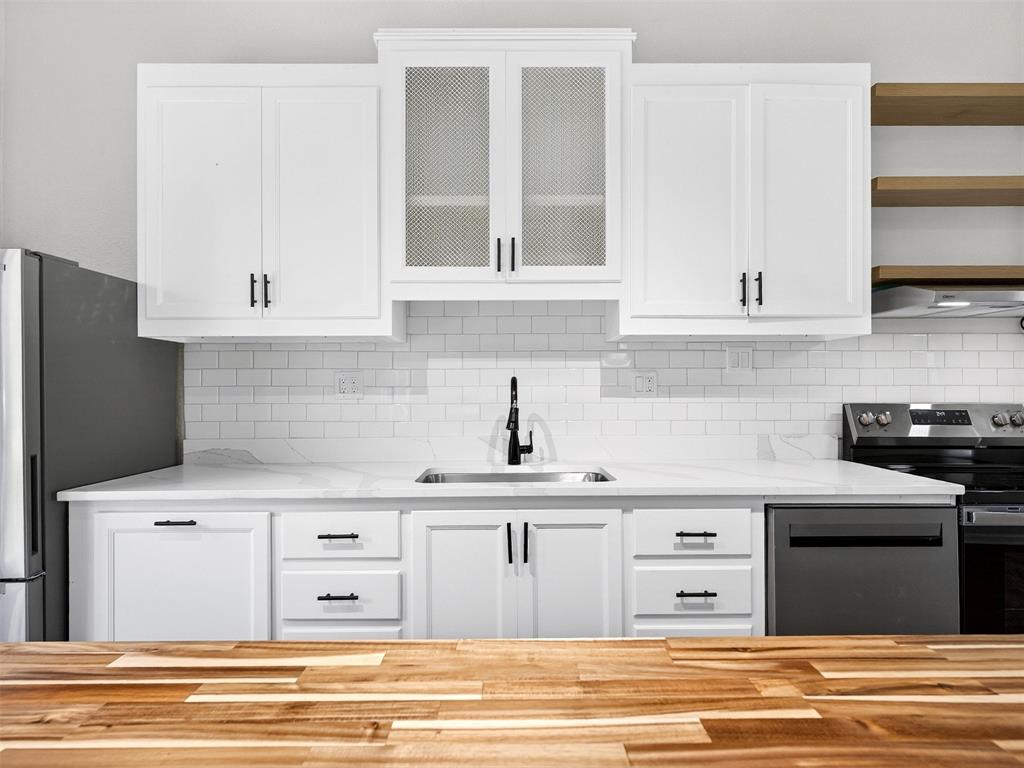 WINNETKA HEIGHTS - Residential