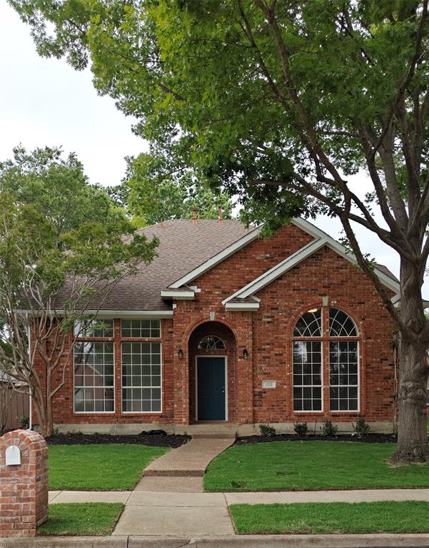 Beautifully renovated 4 bedroom, 3 bath home with a 2 car garage located in the highly rated Flower Mound school district. This home features all new interior finishes, including fresh paint, new carpet, updated lighting, and modern hardware throughout. The kitchen has been upgraded with new wood laminate flooring and brand new appliances.
All bathrooms have been refreshed with new tub and shower finishes, and the home offers excellent curb appeal with new sod and updated landscaping in both the front and back yards. The wood fence has been recently re-stained for added durability and appearance.
Large picture windows provide abundant natural light, and the open floor plan creates a seamless flow between the family room and kitchen, complete with bar top seating. A rear alley entry garage enhances privacy and security.
Move in ready and fully updated, this home offers modern comfort in a prime Flower Mound location.
