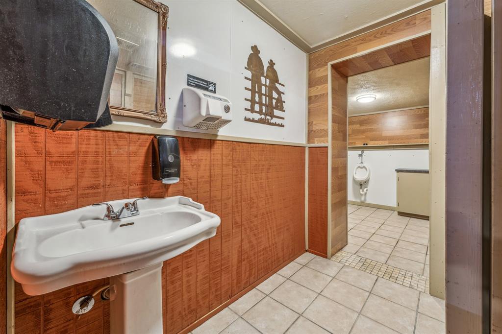 0 - Commercial Sale