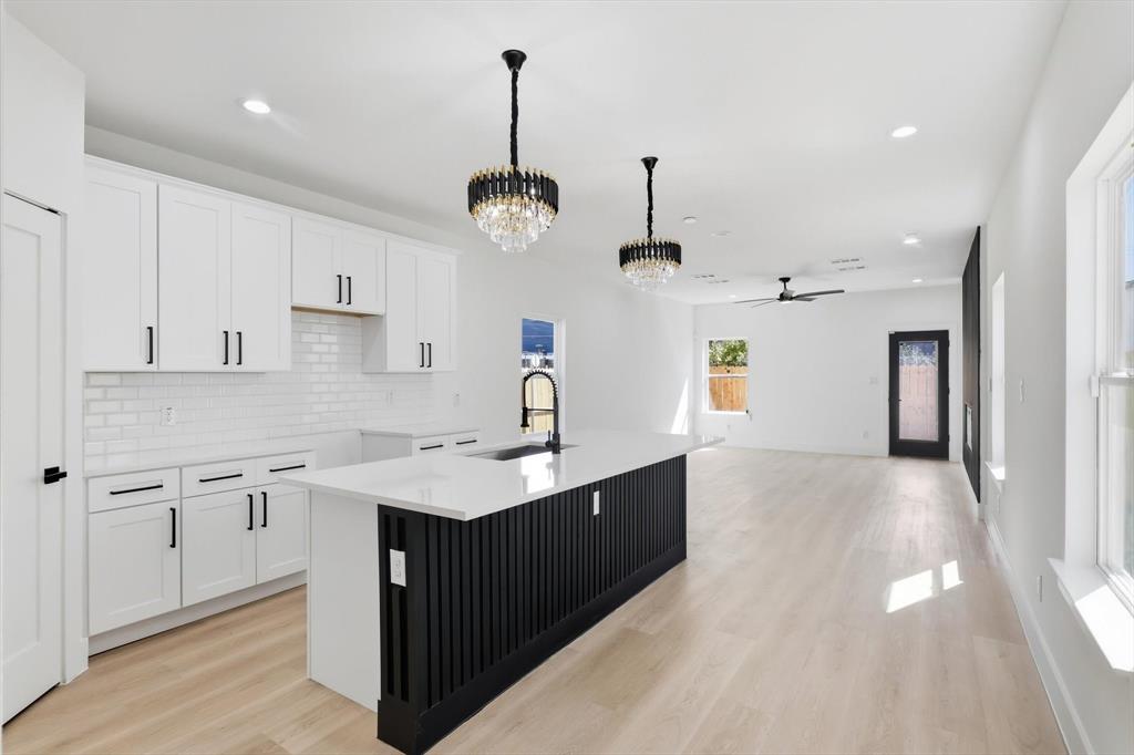 lincoln Manor - Residential
