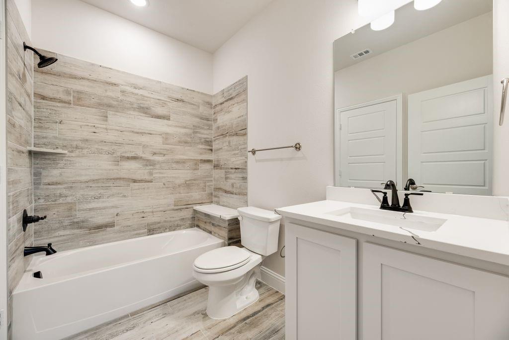 Regatta Oaks Ph I - Residential