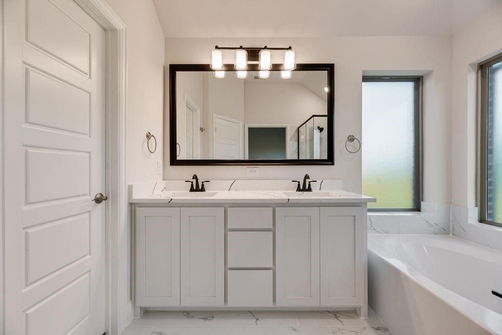 Regatta Oaks Ph I - Residential