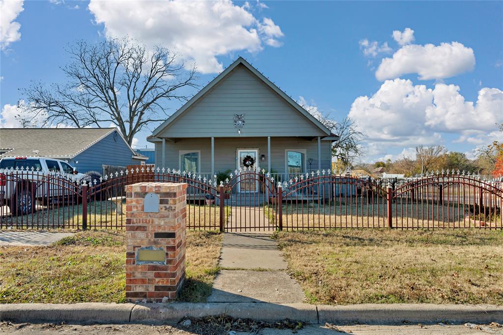 MOTIVATED SELLERS!! This property qualifies for a grant of $7,500 through Prosperity Bank

Fall in love the moment you arrive at this stunning, move-in-ready home on an extended corner lot!
This beautifully designed 4-bedroom, 3-full-bath residence offers a flexible and modern layout, featuring two spacious primary bedrooms with walk-in closets, ideal for comfort and privacy.
Enjoy relaxing on the large front porch with seating area before stepping inside to a bright open-concept floor plan with high ceilings, stylish modern upgrades, and a contemporary kitchen complete with a generous center island, perfect for entertaining. A convenient laundry room adds everyday functionality.
The second level features a game room and an additional living space, providing endless options for recreation, work, or a private retreat. Take entertaining to the next level with an impressive outdoor kitchen and an exterior bathroom, ideal for hosting gatherings year-round.

With ample indoor and outdoor space, thoughtful design, and a prime corner-lot setting, this home is truly move-in ready and built for today’s lifestyle.
Step outside to enjoy the ultimate entertaining setup with a fully equipped outdoor kitchen and an exterior bathroom, making outdoor living effortless and enjoyable. With thoughtful design, ample space, and modern finishes throughout, this home is truly move-in ready and ready to impress! 

Buyer or buyers agent to perform due diligence for information herein including schools, square feet and room size.