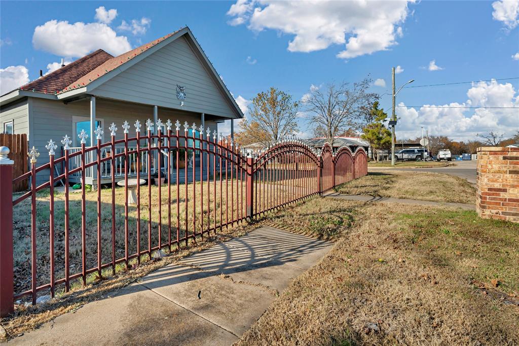 Shaw Heights - Residential