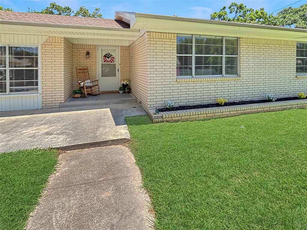 This beautifully maintained 3 bedroom, 2 bathroom home sits on over a quarter acre, offering exceptional space, comfort, and functionality both inside and out.

A detached 2-car carport includes a built-in 8 x 20 lighted storage room, ideal for tools, hobbies, or seasonal items. Inside, the 1,527 sq ft floor plan is thoughtfully designed with large rooms, generous built-ins, ceiling fans, and window blinds throughout, enhancing comfort and energy efficiency.

One of the standout features is the impressive 30 x 30 shop built in 2024, complete with a 17 x 9 bay door, perfect for equipment, projects, or anyone needing substantial workspace. Electrical 110 220 is ready for hookup, and the permit has already been secured.

Conveniently located near Hwy 101 and FM 1810, the home offers easy commuting and quick access to grocery stores, dining, and everyday essentials. This property delivers the ideal blend of privacy, practicality, and proximity to town.