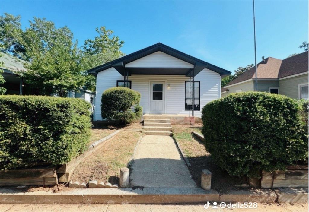 Welcome to this charming 2-bedroom, 1-bath home offering 1,120 sq ft of comfortable living space. Perfect for first-time homebuyers or investors, this move-in-ready property features laminate flooring, cable-TV availability, and a layout that feels open and inviting.

Sitting on a 7,492 sq ft lot, the home boasts a large backyard ideal for gatherings, pets, gardening, or future outdoor projects. Built in 1945, it blends classic character with practical updates, offering great potential for personalization or rental income.

Located in a convenient Denison neighborhood, the property is close to everyday essentials and local attractions. Nearby amenities include Houston Elementary School B. McDaniel Intermediate School and Henry Scott Middle School, making it a great option for families. Enjoy quick access to downtown Denison, local dining, parks, and a short drive to Lake Texoma, one of the region’s most popular recreation spots.

Seller willing to do some SC at asking price.
All information deemed reliable but not guaranteed. Buyer and buyer’s agent to verify all details.