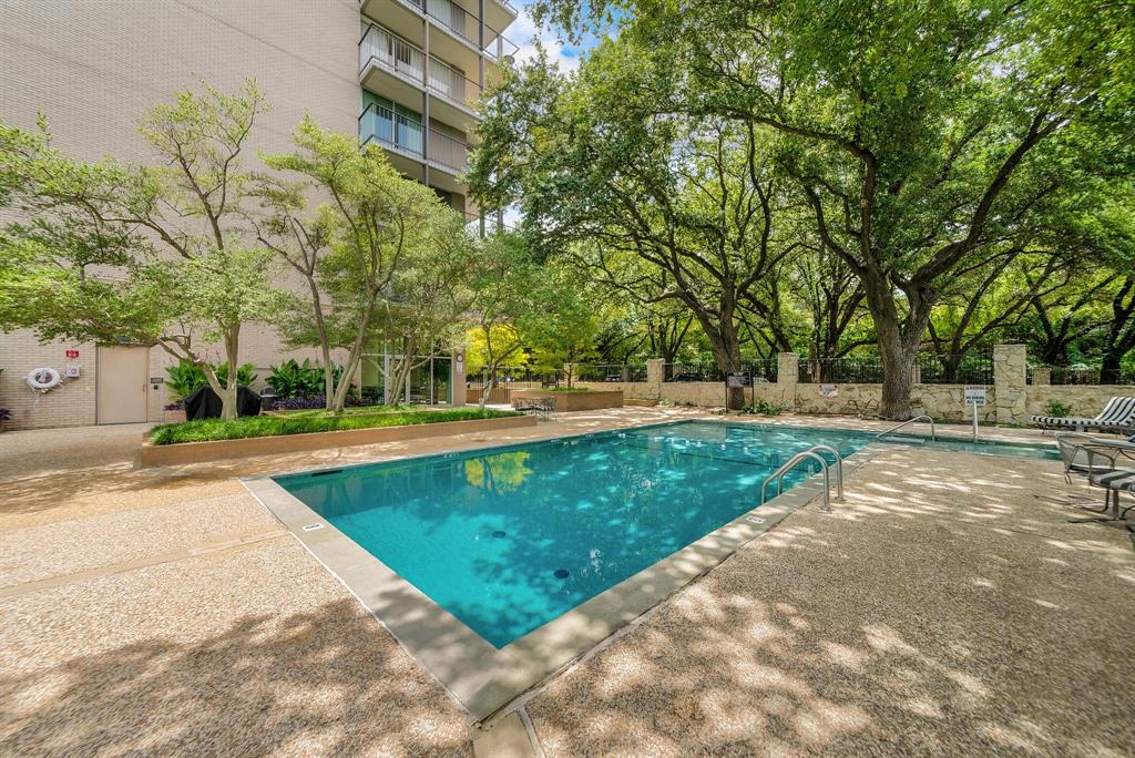 Park Towers Condominiums - Residential