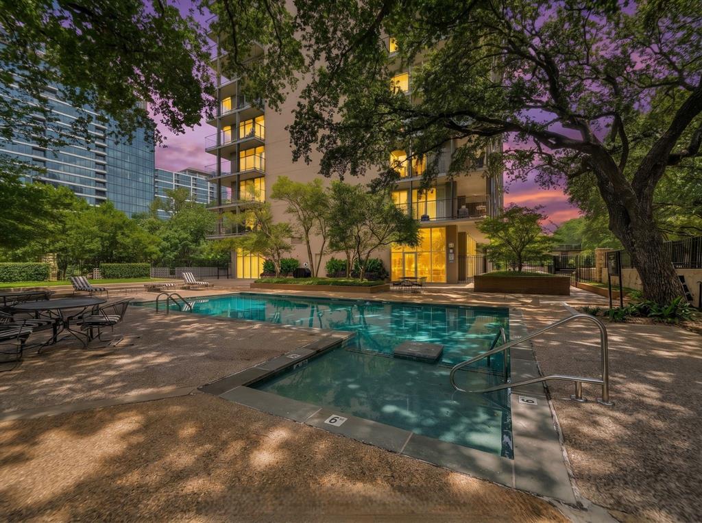 Park Towers Condominiums - Residential