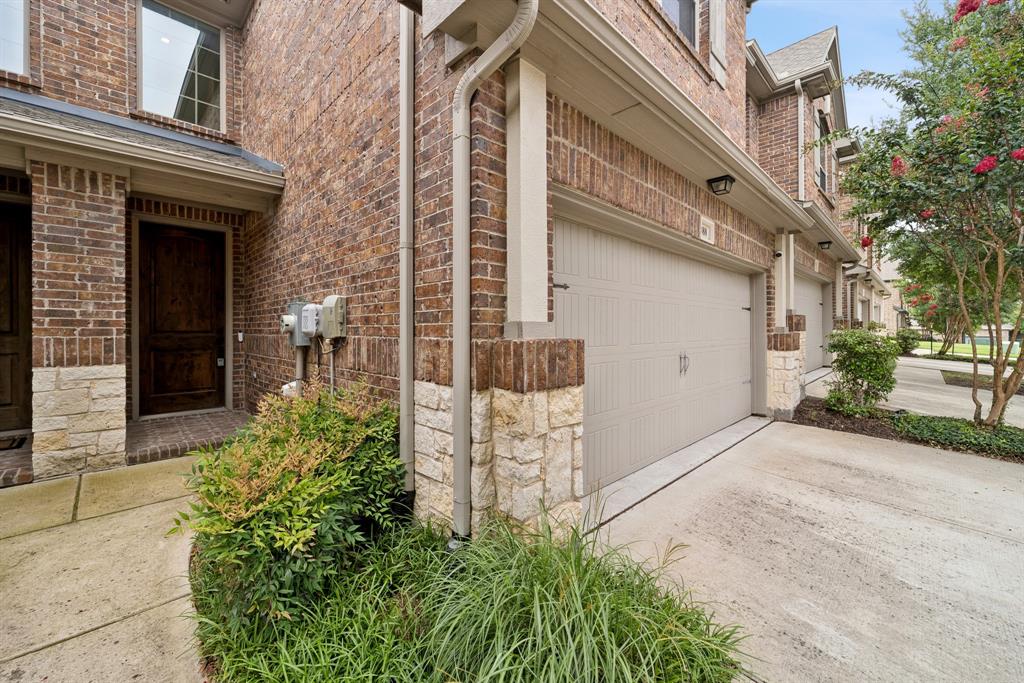 Courts At Sloan Creek - Residential